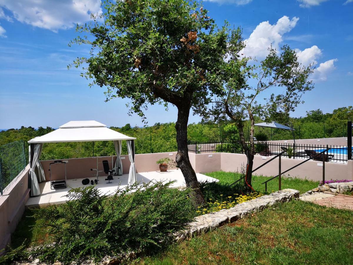 Meerblick Ferienhaus Julian Nahe Rovinj Exterior photo